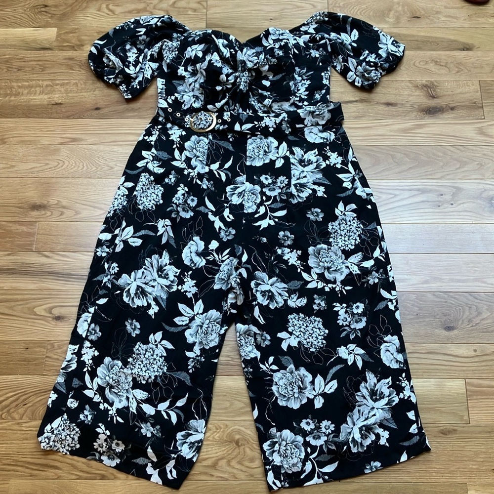 City Chic floral jumpsuit M/18 fully lined and hs pockets!